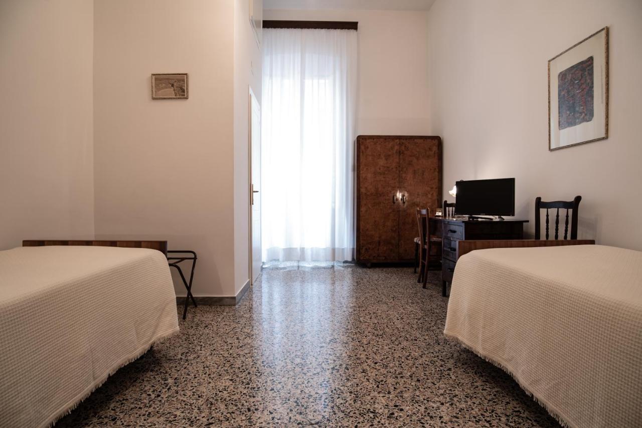 Hotel Aer Bj Vittoria Cagliari Exterior photo
