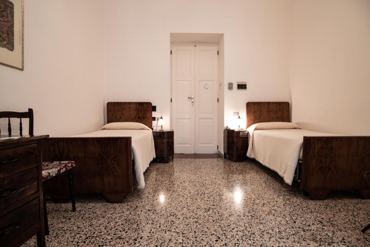 Hotel Aer Bj Vittoria Cagliari Exterior photo